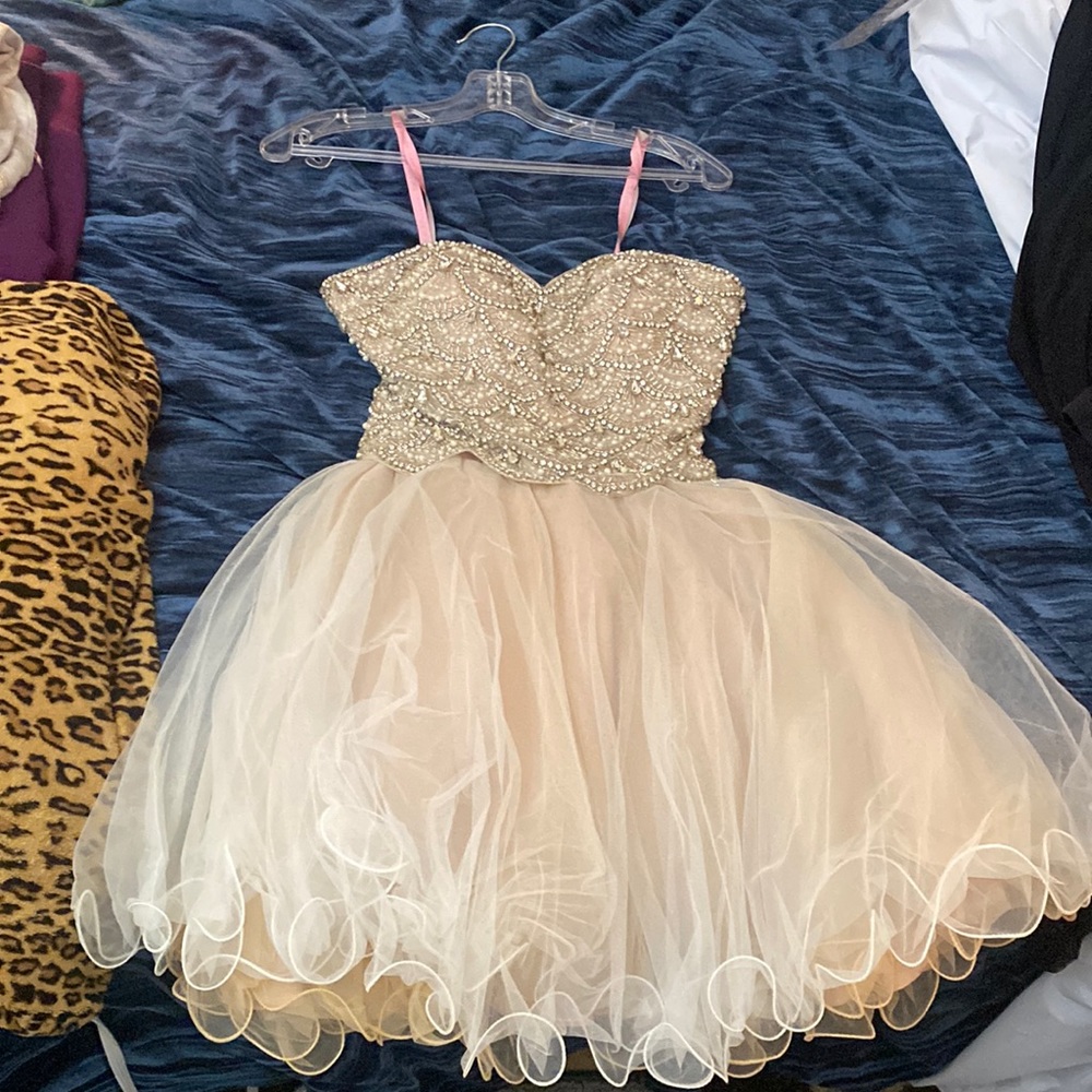 BEAUTIFUL PROM DRESS